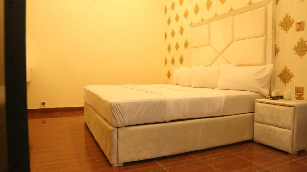 Hotel De Smart Multan Exterior photo